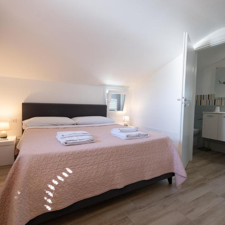 Villa Giada - Private pool - Three-Bedroom Villa - 11