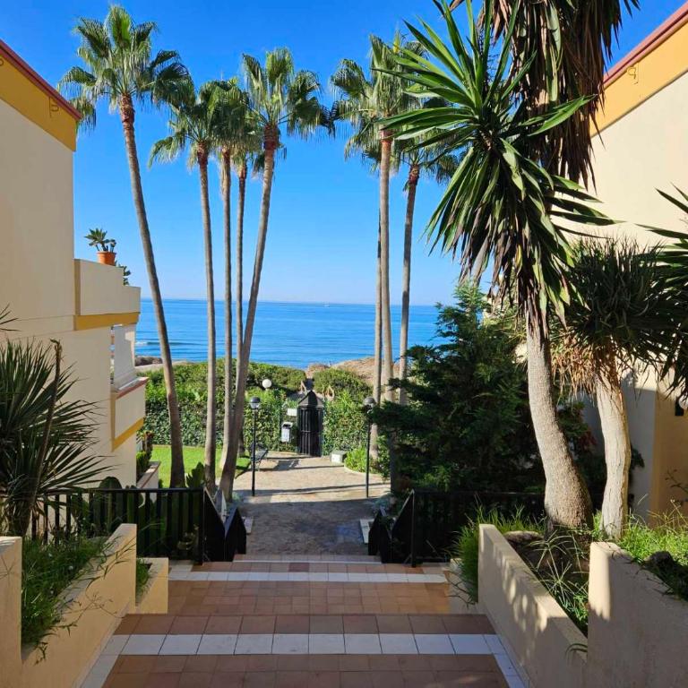 SEA VIEW PENTHOUSE studio ROMANA PLAYA Elviria Marbella - One-Bedroom Apartment - 12