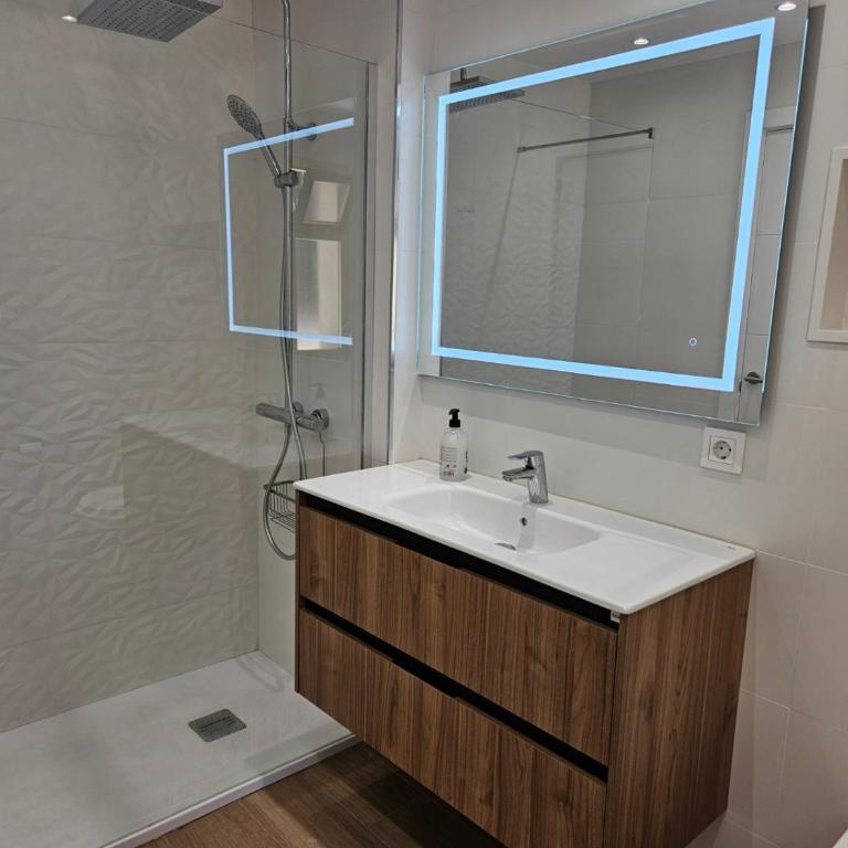 SEA VIEW PENTHOUSE studio ROMANA PLAYA Elviria Marbella - One-Bedroom Apartment - 14