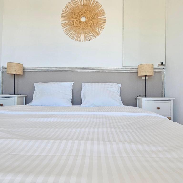 SEA VIEW PENTHOUSE studio ROMANA PLAYA Elviria Marbella - One-Bedroom Apartment - 15