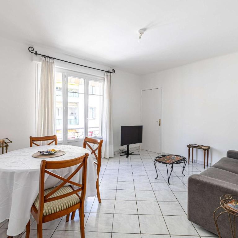 LE CONNEMARRA avec balcon, lumineux et calme à côté du centre - Apartamento de 2 dormitorios con balcón - 1