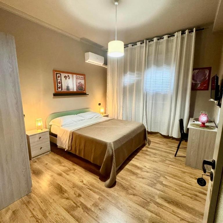 Catania Holiday Home - Deluxe King Room - 1