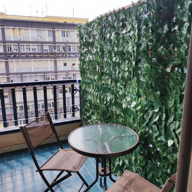 Catania Holiday Home - King Room with Balcony - 1