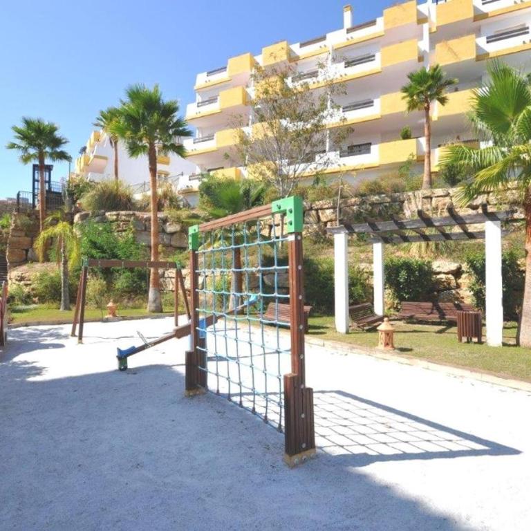 Modern Sea & Golf View 2-Bedroom Apartment with Pool and Terrace in Mijas - Apartamento de 2 dormitorios - 22