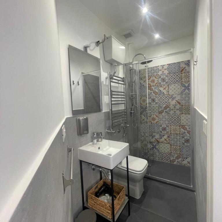 Bieddu Suites - Palermo City Center - Double Room with Balcony - 7
