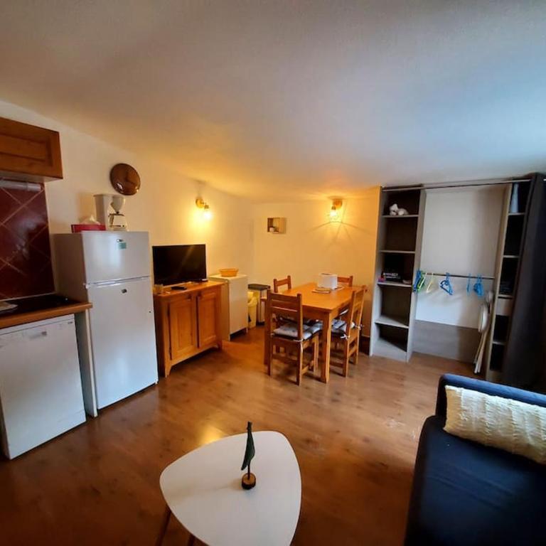 Appartement spacieux, bien situé - One-Bedroom Apartment - 3