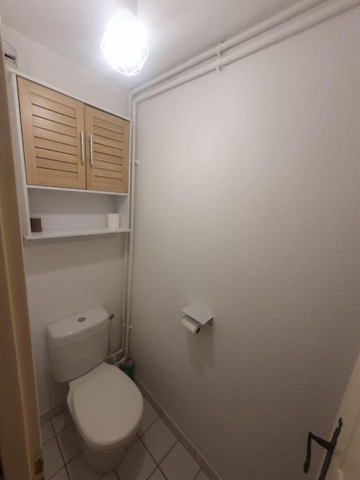 Appartement spacieux, bien situé - One-Bedroom Apartment - 8