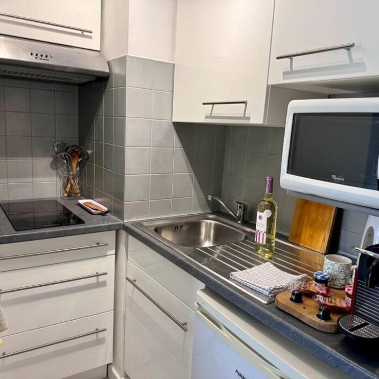 Studio 2pers piscine 10min plage - Apartamento de 1 dormitorio - 9