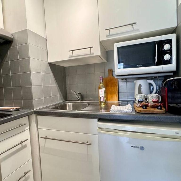 Studio 2pers piscine 10min plage - Apartamento de 1 dormitorio - 10