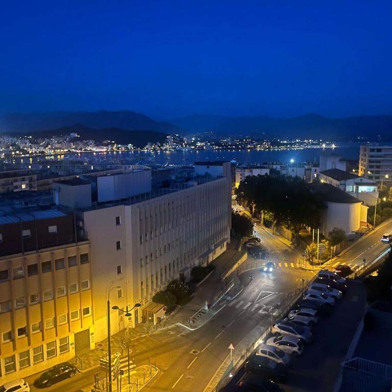 Très bel appartement avec terrasse de 87m2 avec une superbe vue panoramique sur la baie d Ajaccio - Apartment mit 2 Schlafzimmern - 31