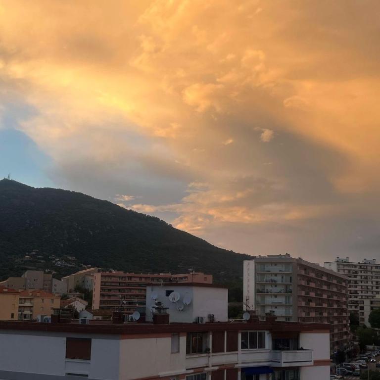 Très bel appartement avec terrasse de 87m2 avec une superbe vue panoramique sur la baie d Ajaccio - Apartment mit 2 Schlafzimmern - 14