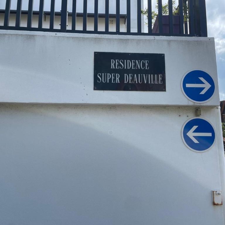Super Deauville appartement 2 pièces cosy proche plage plein sud - Apartment mit 1 Schlafzimmer - 18