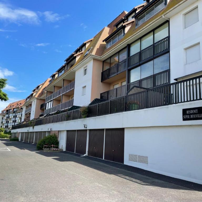 Super Deauville appartement 2 pièces cosy proche plage plein sud - Apartment mit 1 Schlafzimmer - 17