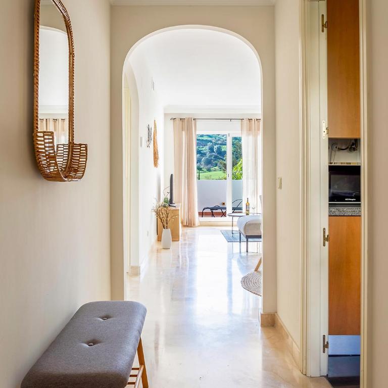 Modern Sea & Golf View 2-Bedroom Apartment with Pool and Terrace in Mijas - Apartamento de 2 dormitorios - 19