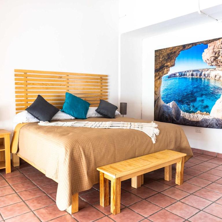 Comfortable Apartment with Balcony & Workspace - Apartment - 2