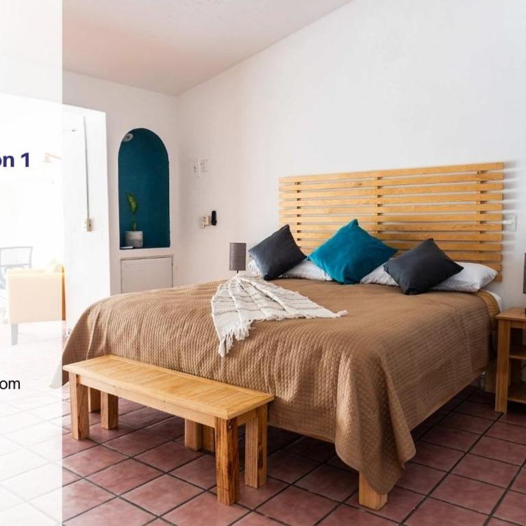 Comfortable Apartment with Balcony & Workspace - Apartment - 14