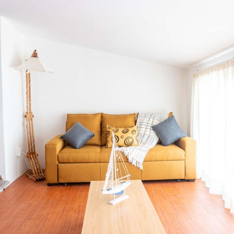 Comfortable Apartment with Balcony & Workspace - Apartment - 18