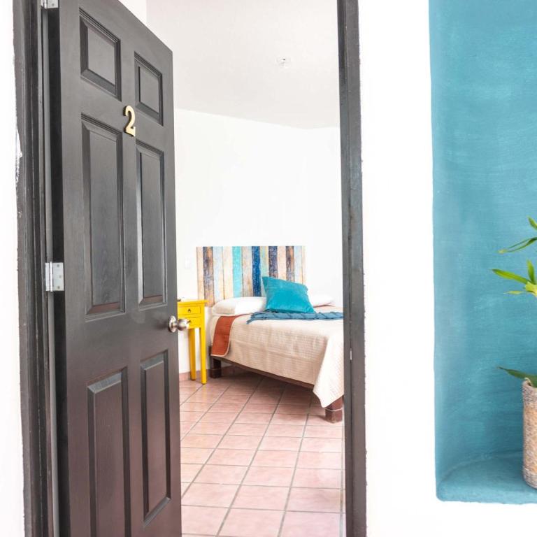 Comfortable Apartment with Balcony & Workspace - Apartment - 30