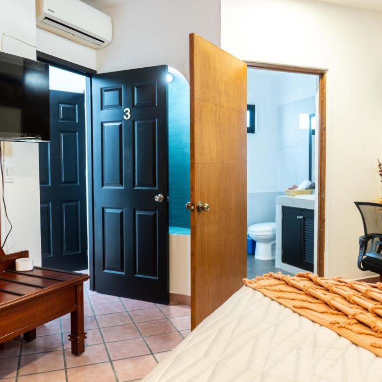 Comfortable Apartment with Balcony & Workspace - Apartment - 38