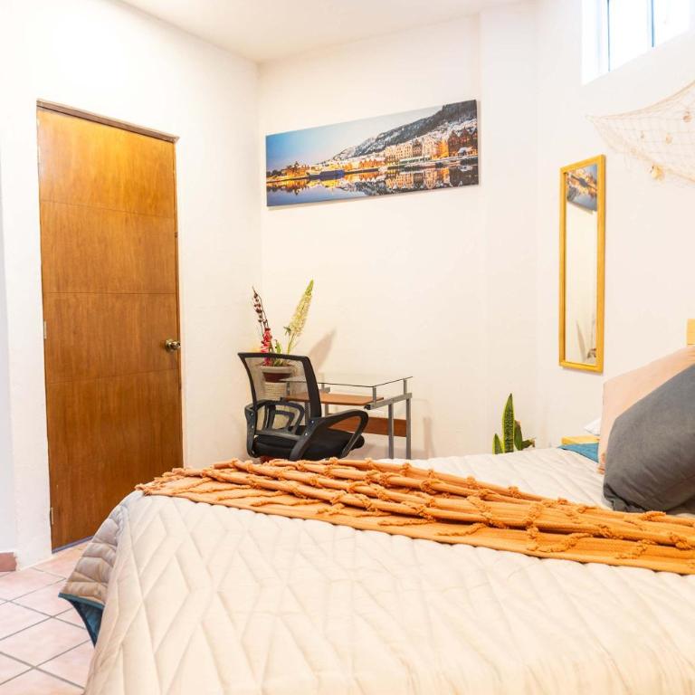Comfortable Apartment with Balcony & Workspace - Apartment - 39