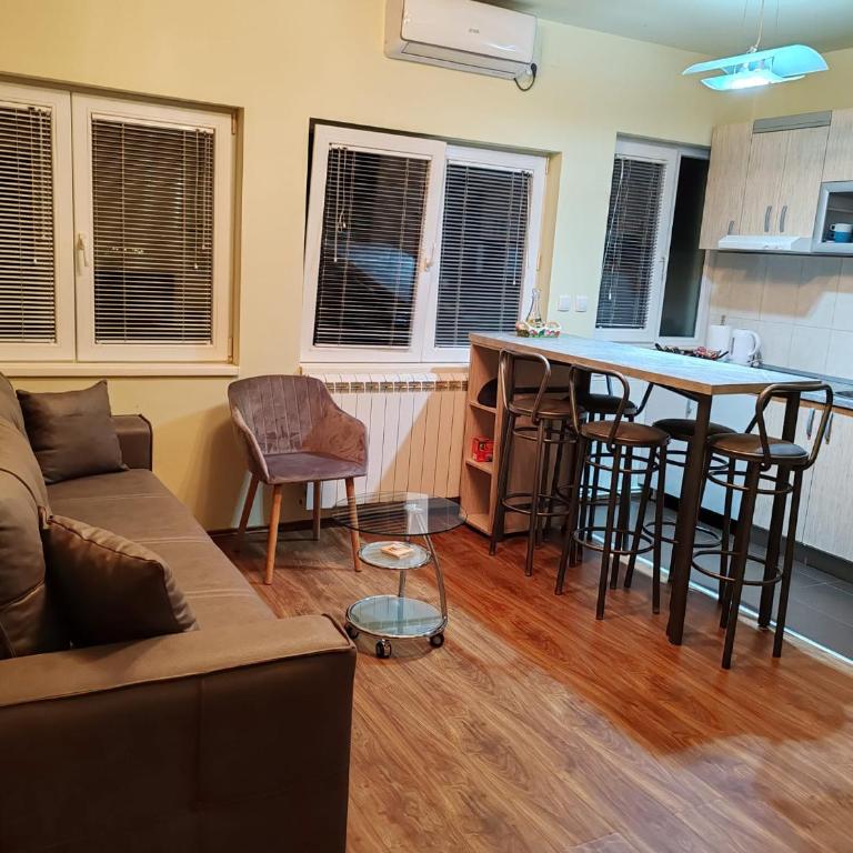 Cozy green house (free parking spot) - Apartman sa 3 Spavaće Sobe - 3