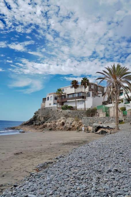 Sunshine, Pool & Beach - One-Bedroom Apartment - 36