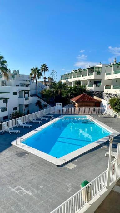 Sunshine, Pool & Beach - One-Bedroom Apartment - 19