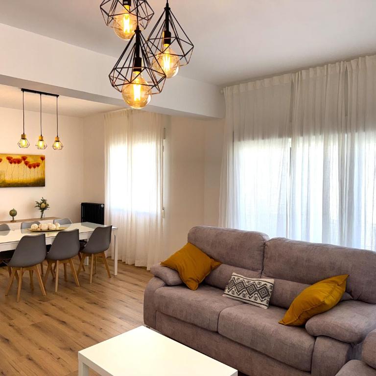 GRAZARIEs 1 -Piso Céntrico Granada- - Five-Bedroom Deluxe Apartment - 4