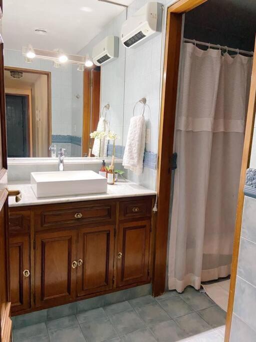 Espectacular casa en la mejor zona de Mendoza - Casa de 5 dormitorios - 22