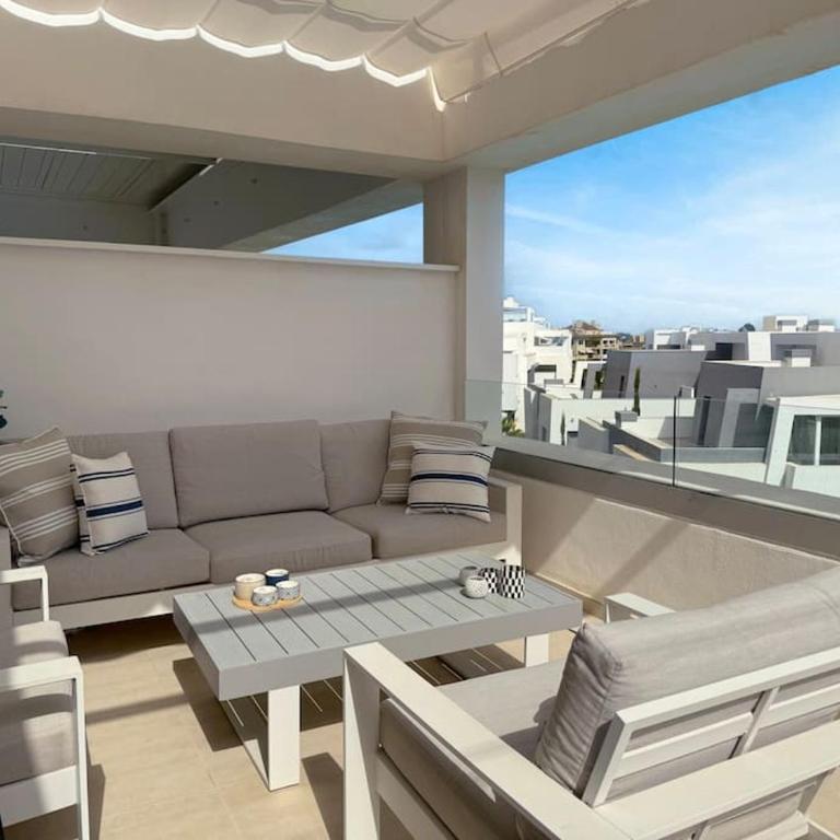 Luxurious South-facing 2 BDR Penthouse at Vanian Gardens Estepona with Seaview - Gaya Alegria I - Two-Bedroom Apartment with Terrace and Sea View - 31