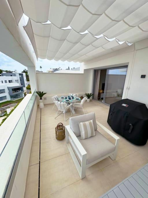 Luxurious South-facing 2 BDR Penthouse at Vanian Gardens Estepona with Seaview - Gaya Alegria I - Two-Bedroom Apartment with Terrace and Sea View - 17