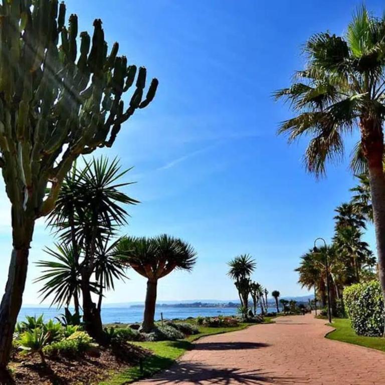 Luxurious South-facing 2 BDR Penthouse at Vanian Gardens Estepona with Seaview - Gaya Alegria I - Two-Bedroom Apartment with Terrace and Sea View - 38
