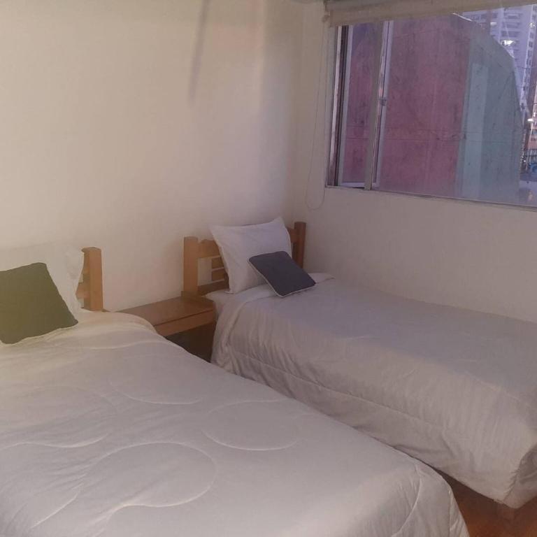 Room in Guest room - Cerca A La Embajada Familiar - Habitación cuádruple - 17
