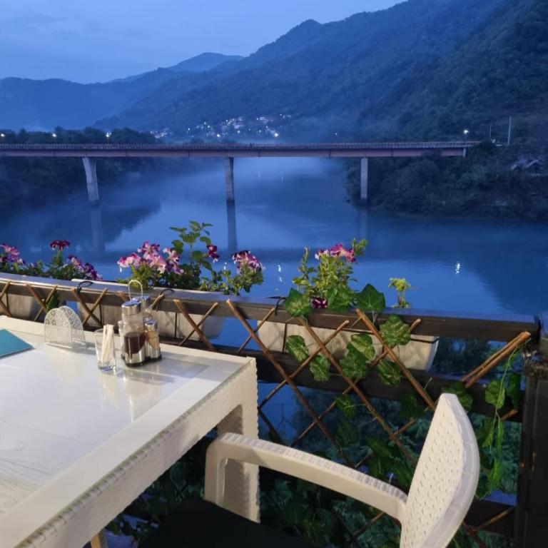 Villa Azzurra Mostar Swimming Pool - Two-Bedroom Villa - 55