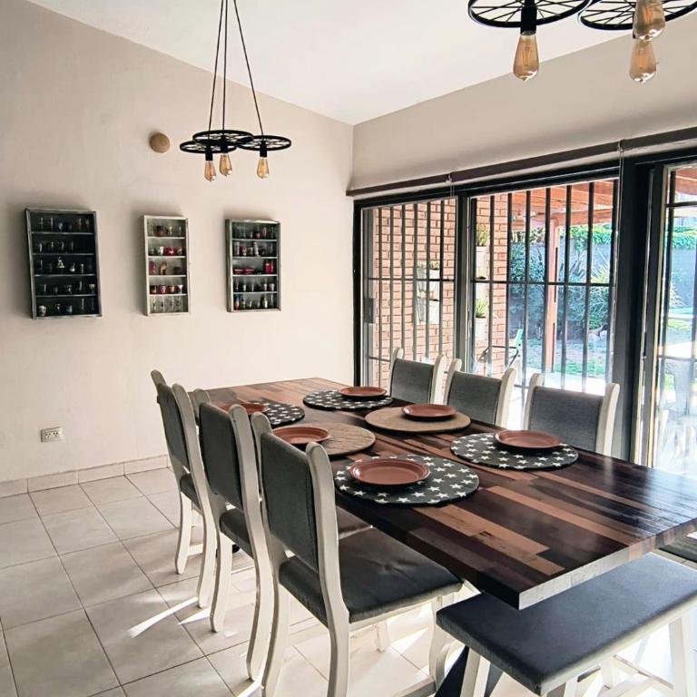 Casa Privada Premium Playas de Oro con piscina a dos cuadras del rio Carlos Paz - Casa de 3 dormitorios - 2