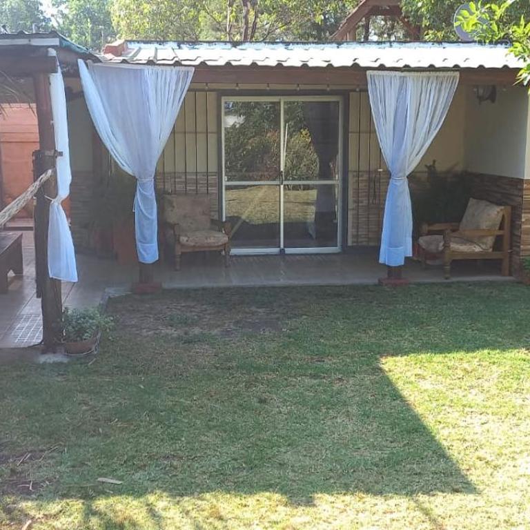 Casa en Playa Hermosa, para 6 personas, a 4 cuadras de la playa totalmente cercada a 7 minutos de Piriápolis - Two-Bedroom House - 6