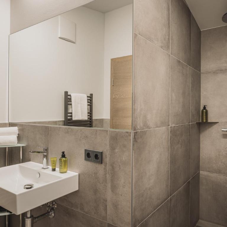 SOLU Apartments - Apartment mit 1 Schlafzimmer und Gartenblick - 14