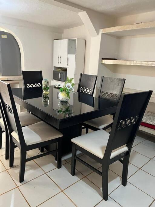 excelente casa inka con cochera en el centro - Three-Bedroom Apartment - 19