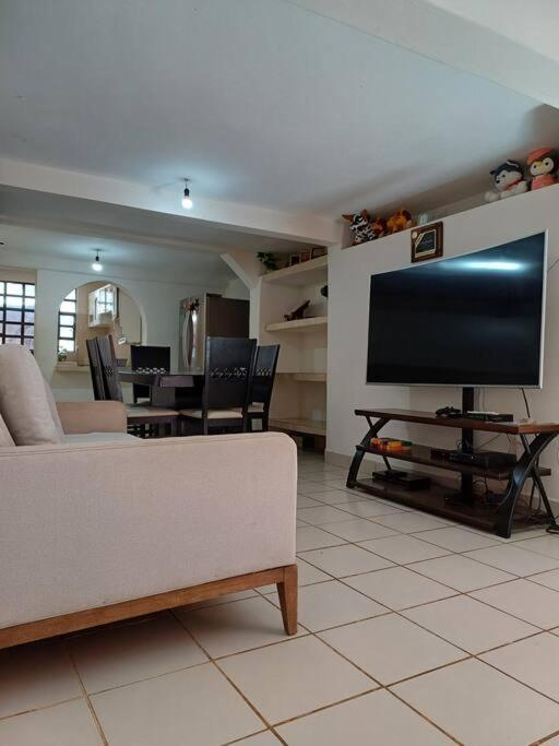 excelente casa inka con cochera en el centro - Three-Bedroom Apartment - 25