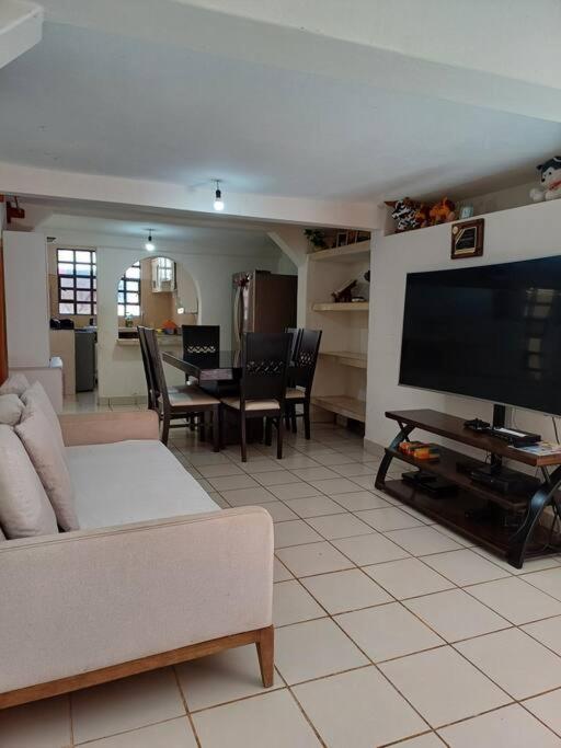excelente casa inka con cochera en el centro - Three-Bedroom Apartment - 27