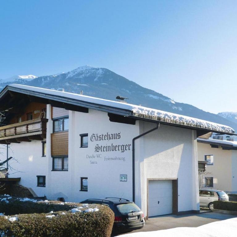Country House in Zillertal near Spieljochbahn - Three-Bedroom Apartment - 13