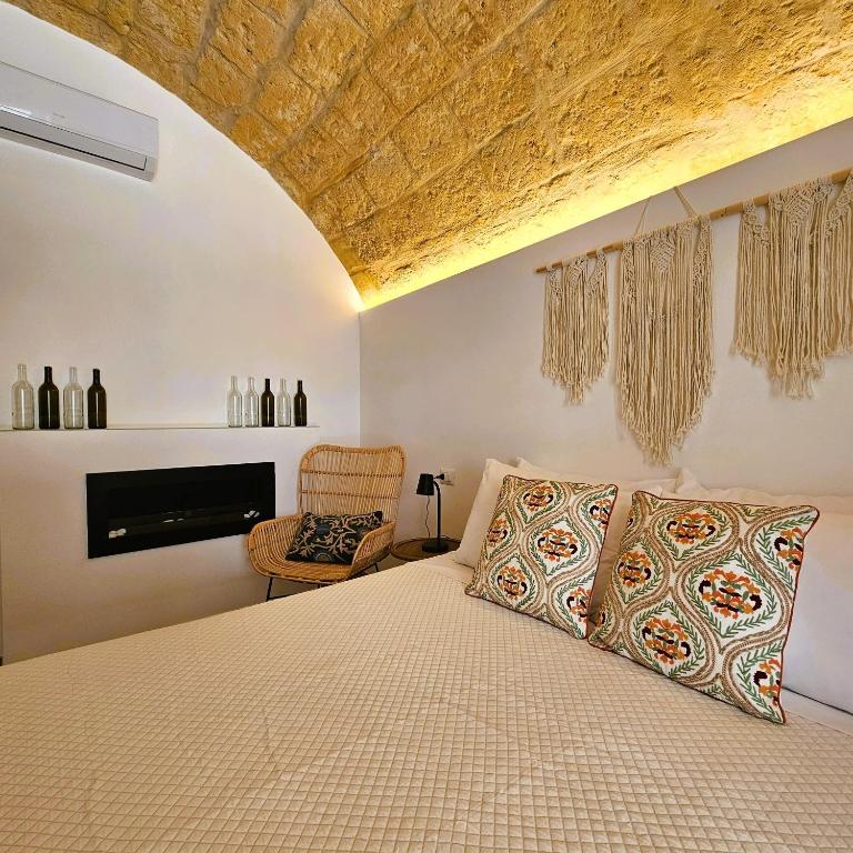 VOLPE E UVA Winesuites & Spa - Camera Matrimoniale con Vasca Idromassaggio - 6