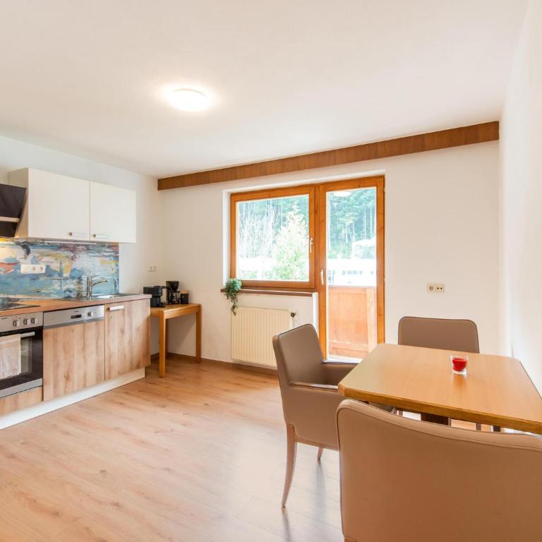 Chalet in Oberau near Ski Slopes - Apartment mit 8 Schlafzimmern - 8