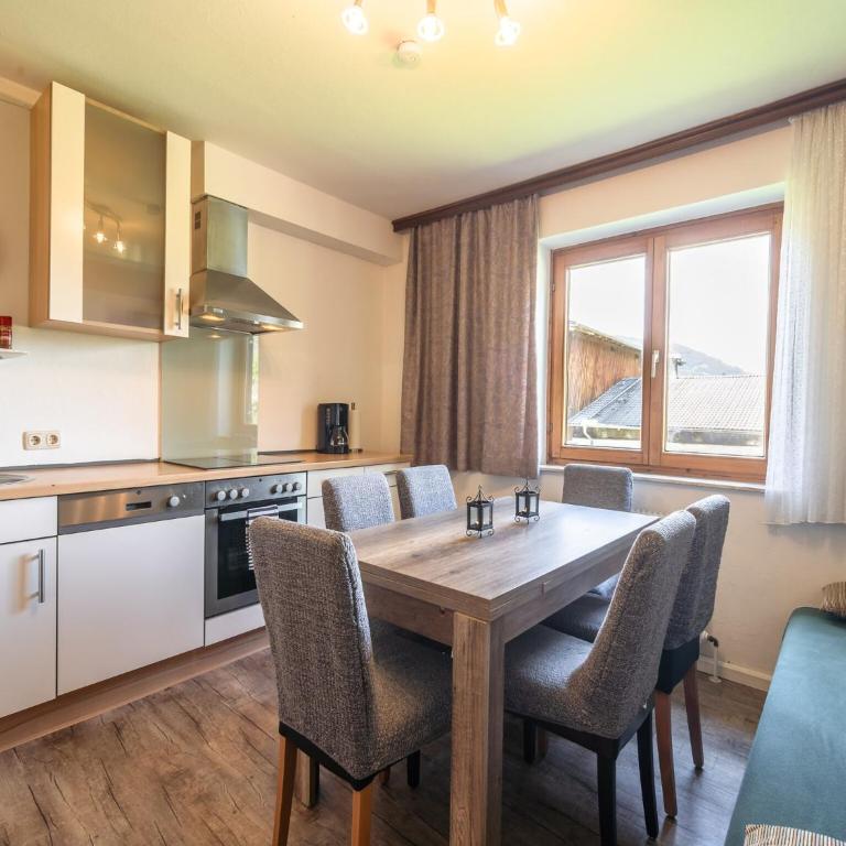 Apartment in Maishofen near Ski Slopes - Apartment mit 4 Schlafzimmern - 2