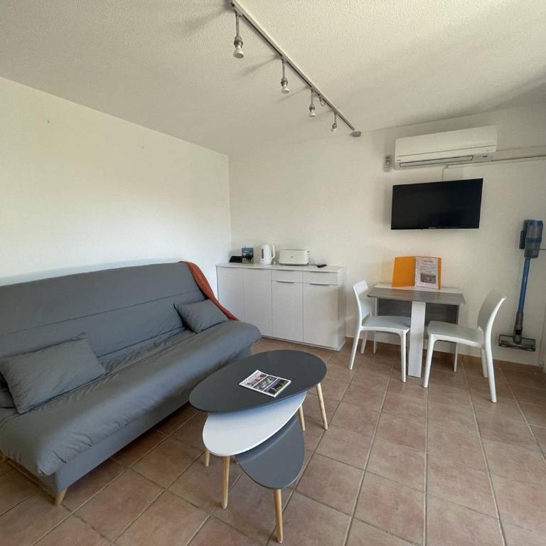 Appartement T2 - place de parking - piscine collective - climatisation réversible - Apartment mit 1 Schlafzimmer und Terrasse - 1