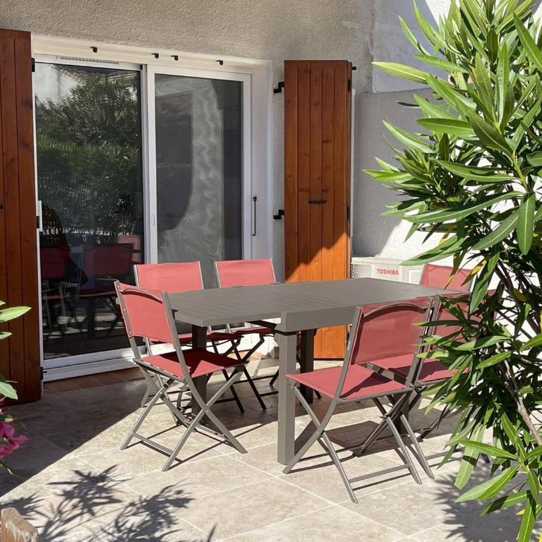 Appartement T2 - place de parking - piscine collective - climatisation réversible - Apartment mit 1 Schlafzimmer und Terrasse - 4