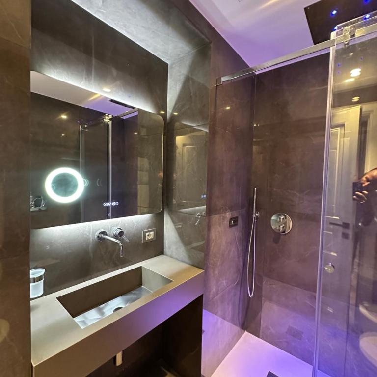 Caruso Place Luxury Rooms & Suites - Camera Matrimoniale Deluxe - 3