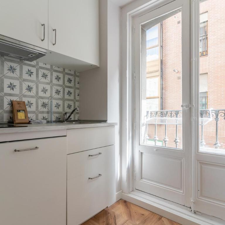 Bright cozy-2bedrooms 1bath-Anton Martin - Apartamento de 2 dormitorios - 33