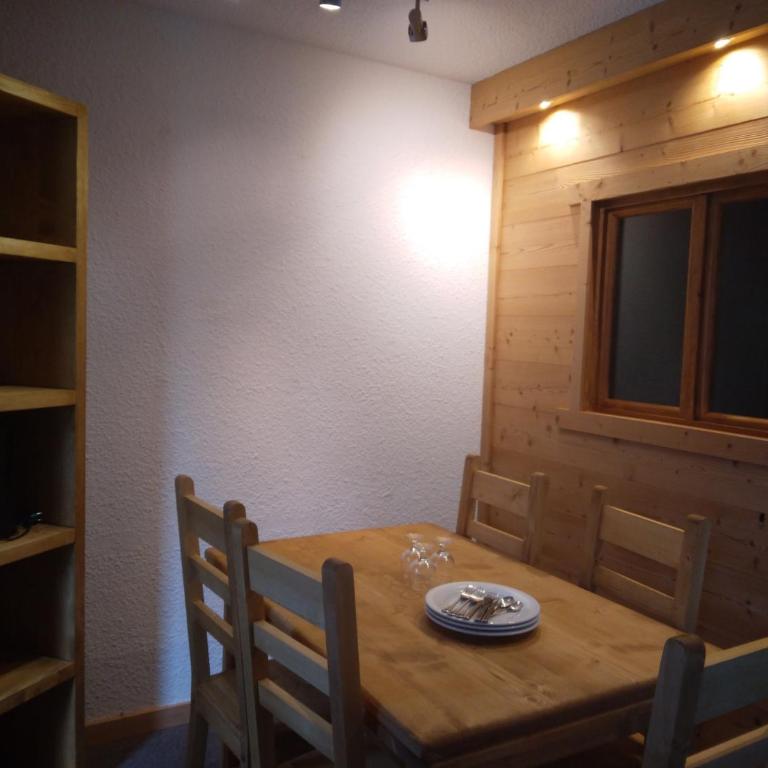 Studio divisible lumineux, proche pistes, balcon, animaux admis - Studio - 12