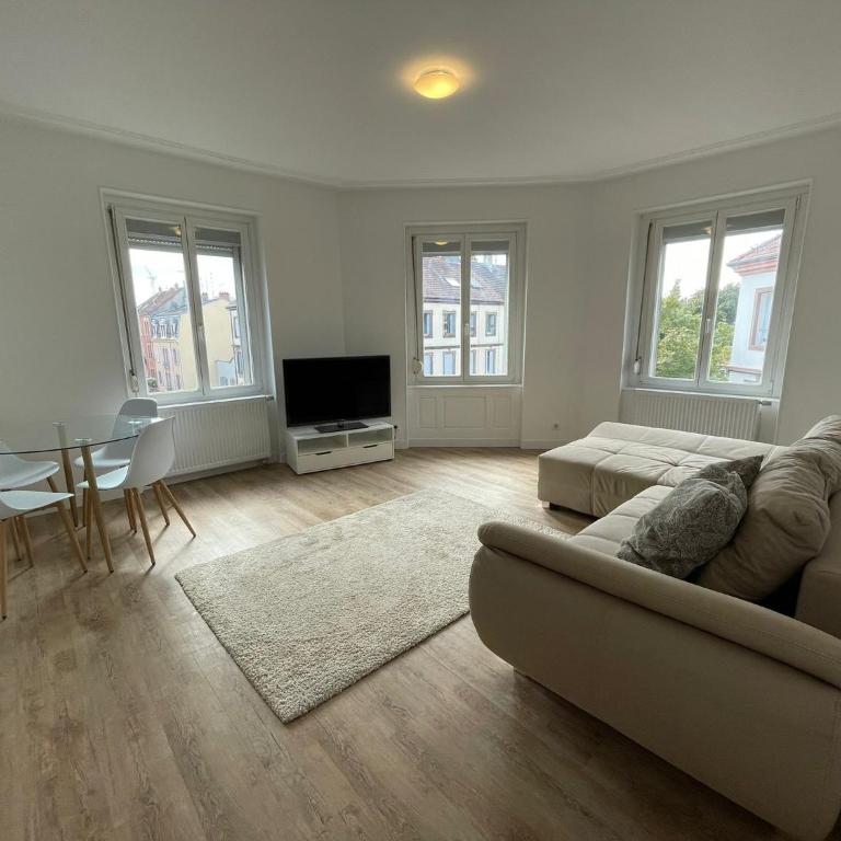 Mulhouse, Urban Family Nest - Apartment mit 2 Schlafzimmern - 2